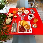 Kyriad Montpellier Aeroport - Parc Expo 3*