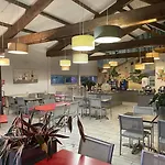 Kyriad Montpellier Aeroport - Parc Expo מלון