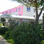 מלון Kyriad Montpellier Aeroport - Parc Expo 3*