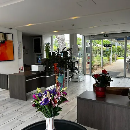Kyriad Montpellier Aeroport - Parc Expo 3* 莫吉奥