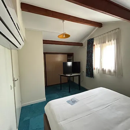 Hotel Kyriad Montpellier Aeroport - Parc Expo 3*