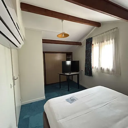 Hotel Kyriad Montpellier Aeroport - Parc Expo 3*