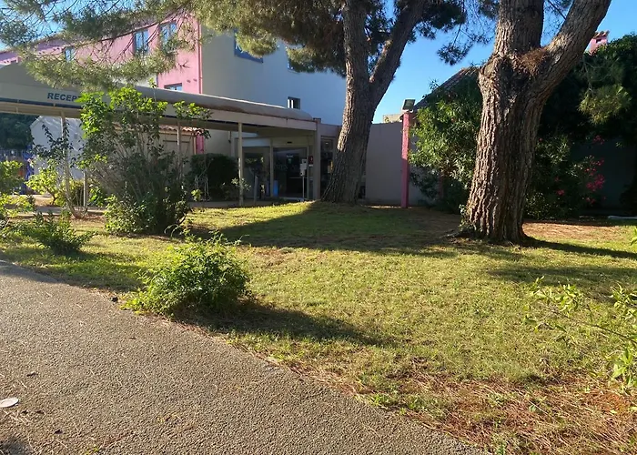 Kyriad Montpellier Aeroport - Parc Expo ホテル 3*