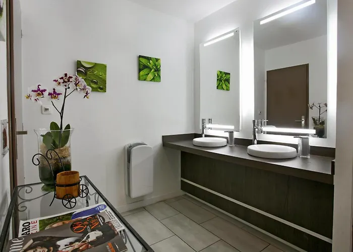 Otel Kyriad Montpellier Aeroport - Parc Expo