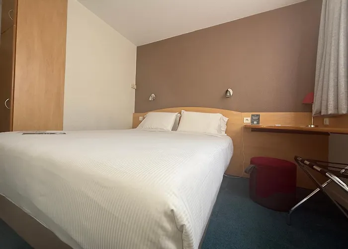 Kyriad Montpellier Aeroport - Parc Expo Otel Mauguio