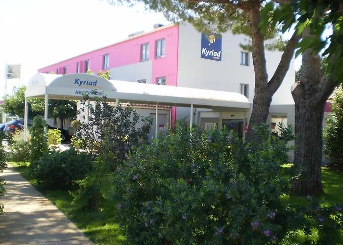 Hotel Kyriad Montpellier Aéroport - Gare Sud De France 3*
